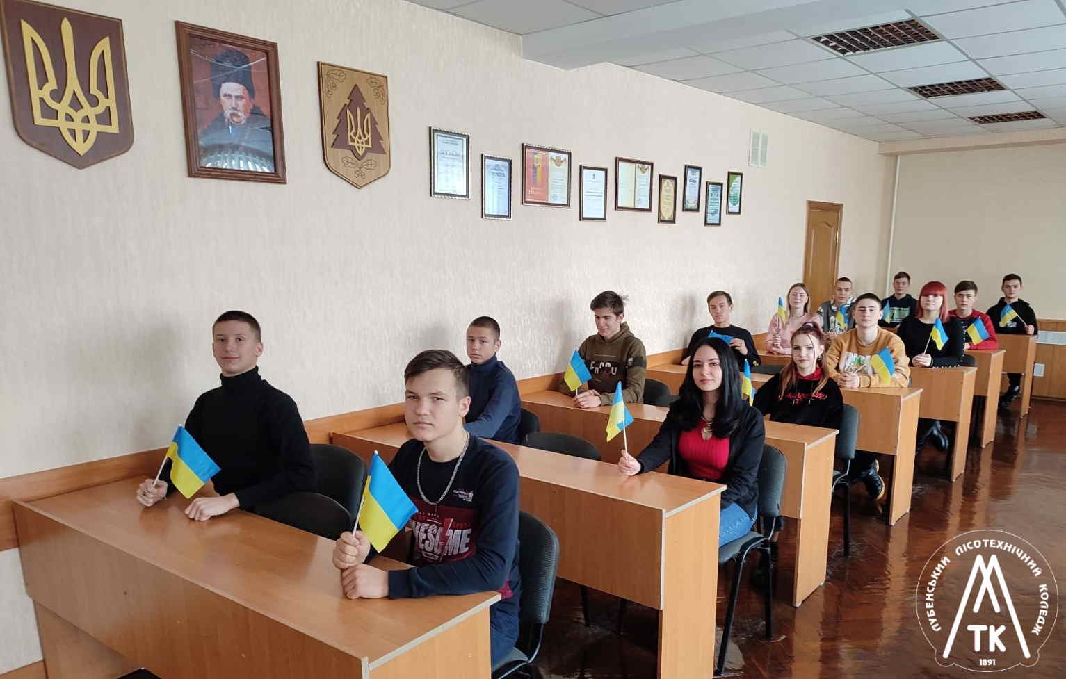 21 січня у коледжі викладачами та студентами були проведені короткі інформаційні заходи з нагоди Дня Соборності України